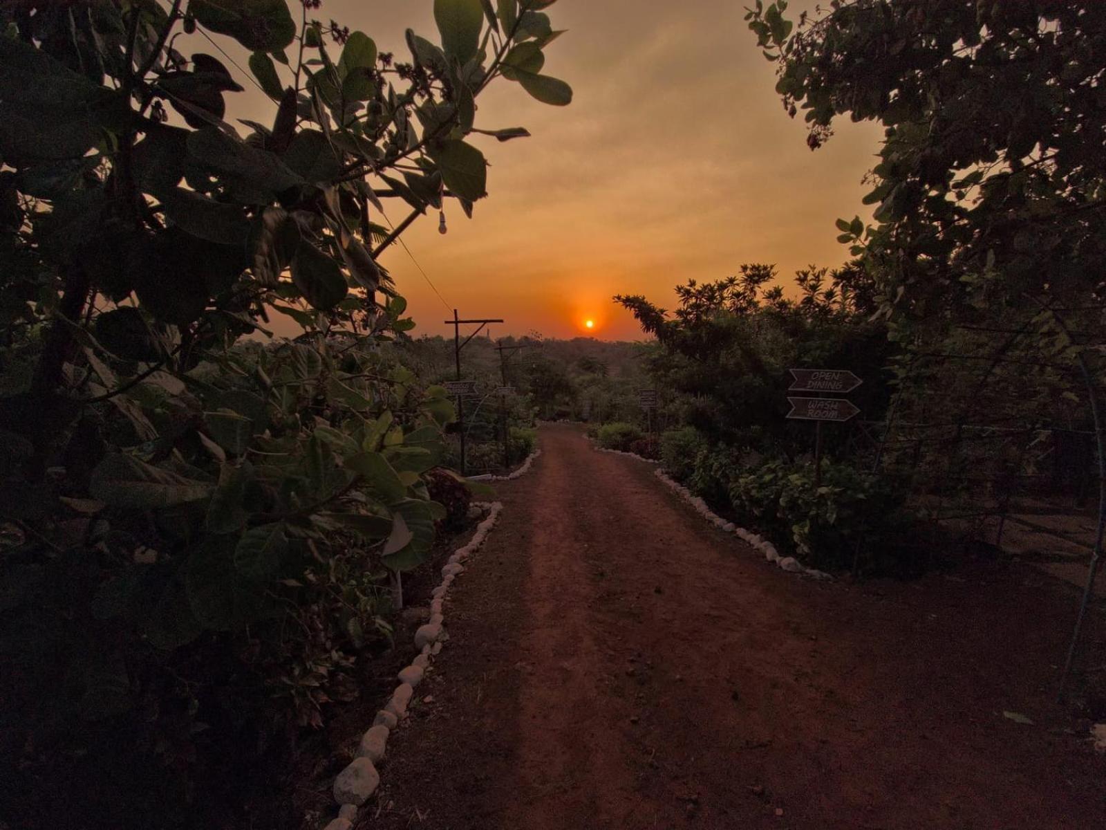 Chalobahills Farmstay Resort Ajra 外观 照片