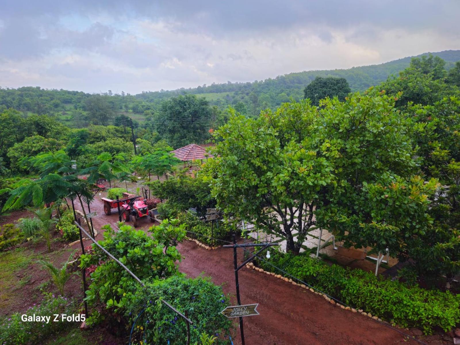 Chalobahills Farmstay Resort Ajra 外观 照片
