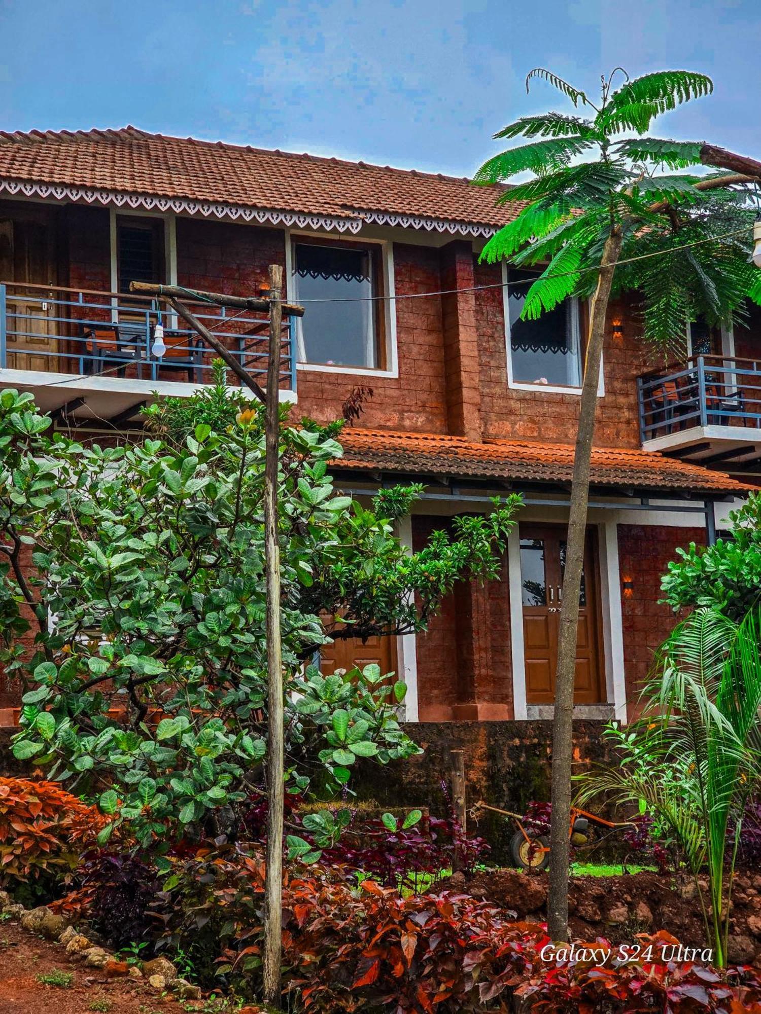 Chalobahills Farmstay Resort Ajra 外观 照片